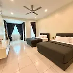 Botani Luxury Homestay
