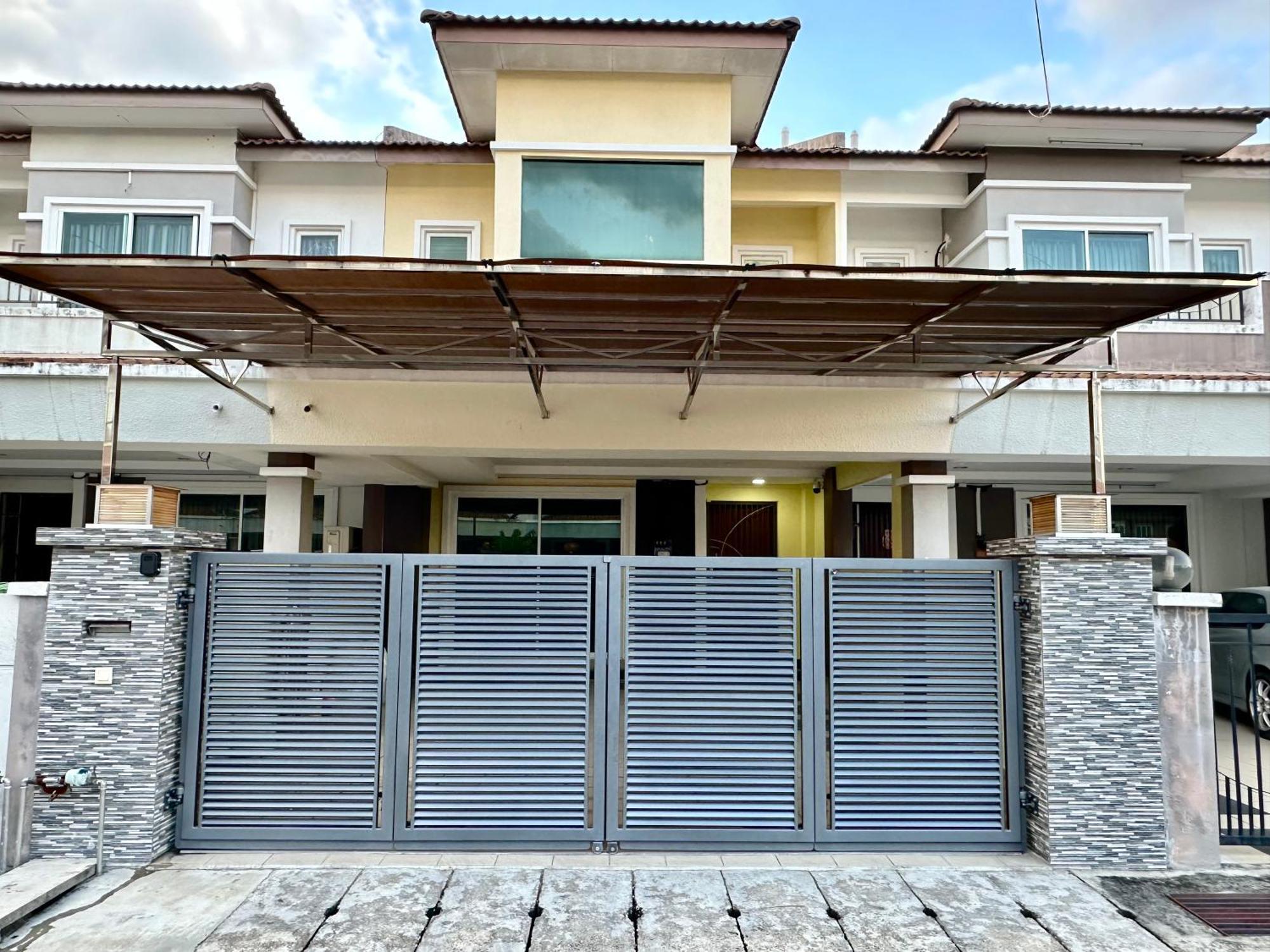 Botani Luxury *